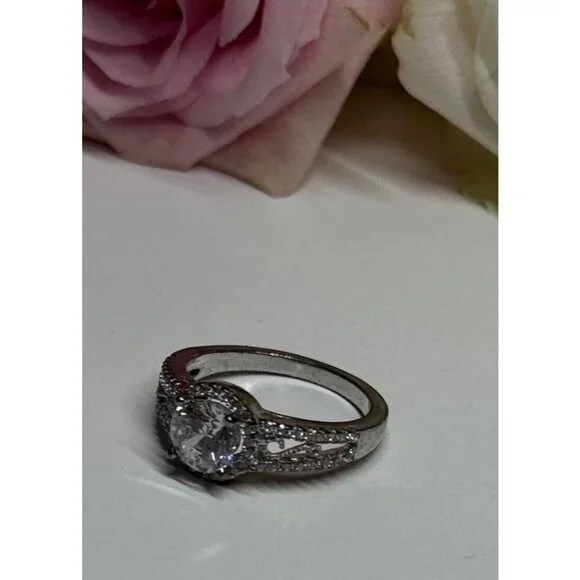 925 STERLING SILVER CZ RING SIZE 5